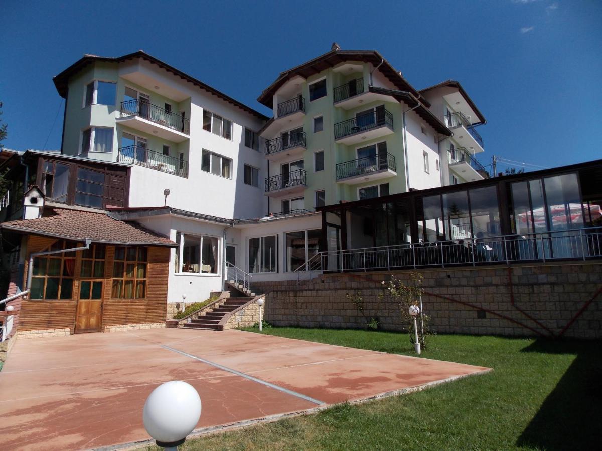 Хотел Панорама Доспат Exteriör bild